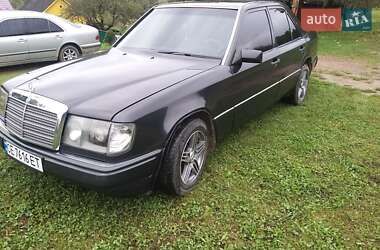 Седан Mercedes-Benz E-Class 1992 в 