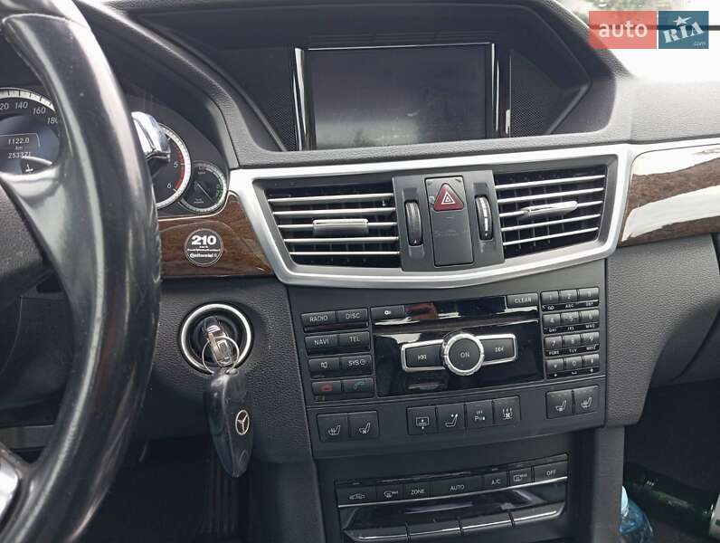 Седан Mercedes-Benz E-Class 2013 в Ужгороде