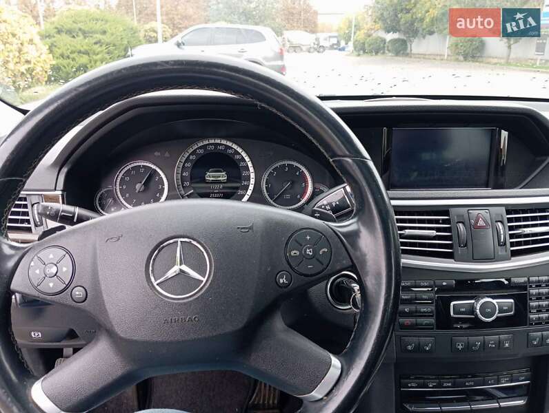 Седан Mercedes-Benz E-Class 2013 в Ужгороде