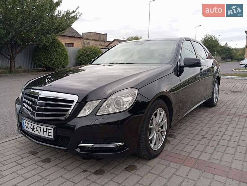 Седан Mercedes-Benz E-Class 2013 в Ужгороде