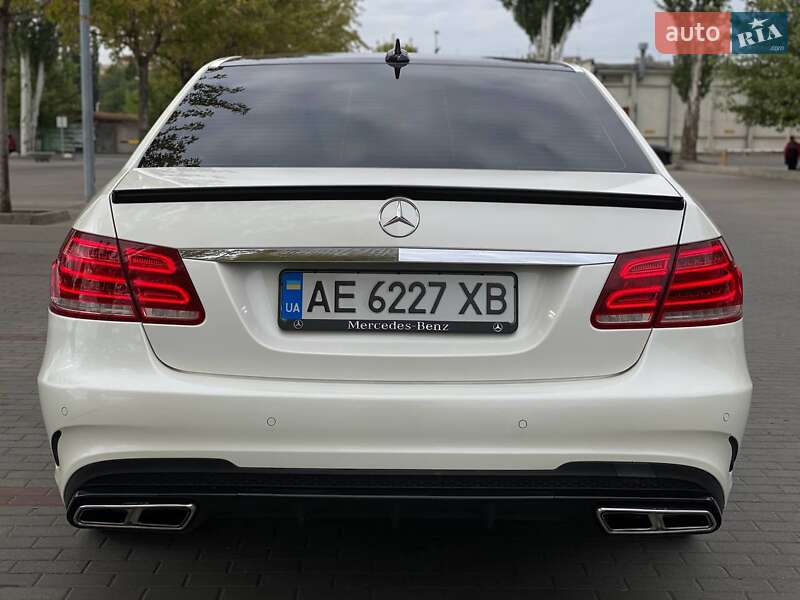 Седан Mercedes-Benz E-Class 2011 в Дніпрі