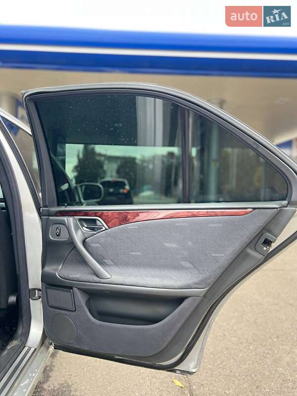 Седан Mercedes-Benz E-Class 2000 в Николаеве