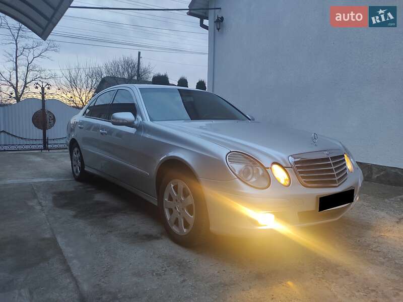 Седан Mercedes-Benz E-Class 2007 в Черновцах