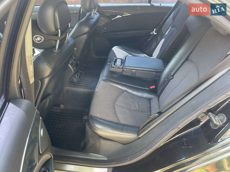 Седан Mercedes-Benz E-Class 2003 в Могилев-Подольске