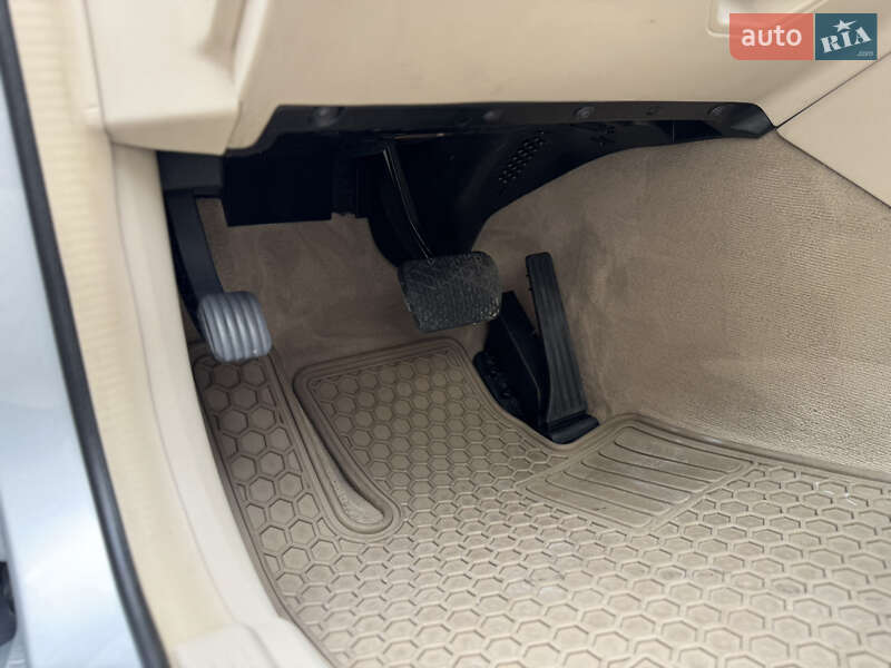 Седан Mercedes-Benz E-Class 2014 в Звягелі