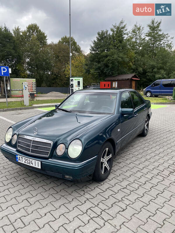 Седан Mercedes-Benz E-Class 1999 в Калуші