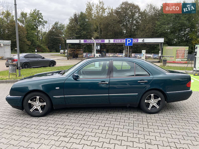 Седан Mercedes-Benz E-Class 1999 в Калуші