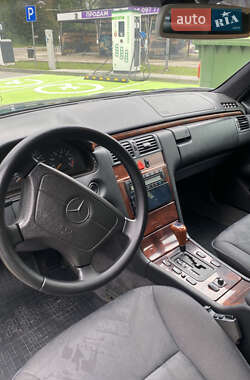 Седан Mercedes-Benz E-Class 1999 в 