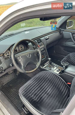 Седан Mercedes-Benz E-Class 2000 в 