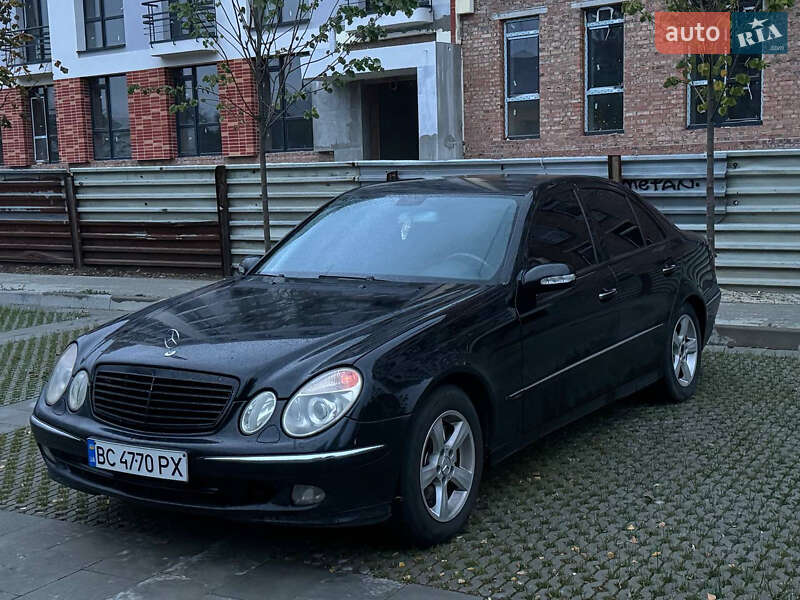 Седан Mercedes-Benz E-Class 2003 в Самборі