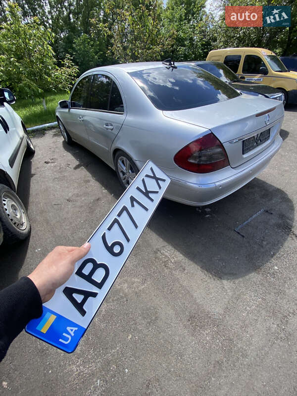 Седан Mercedes-Benz E-Class 2002 в Теплике