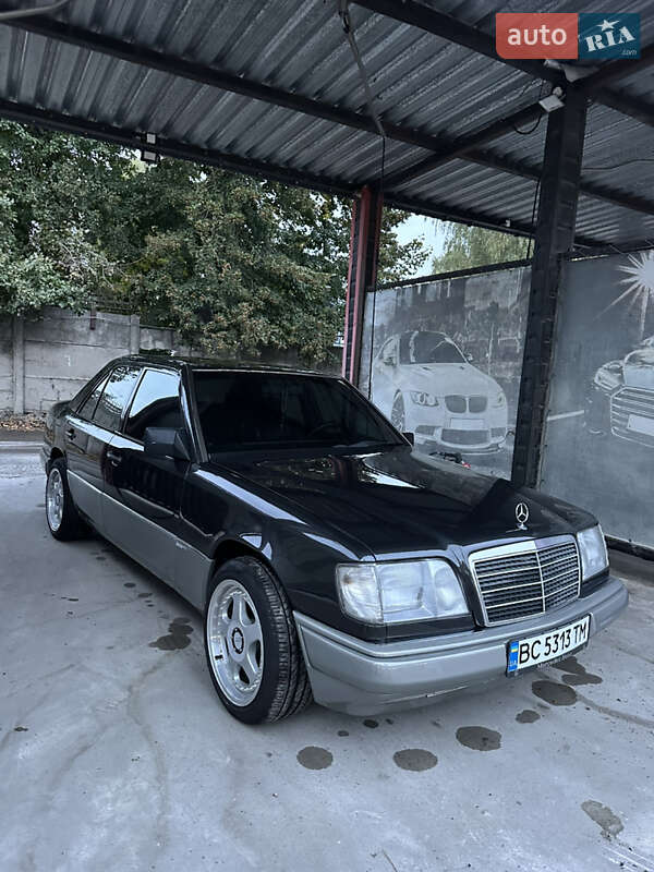 Седан Mercedes-Benz E-Class 1995 в Нежине