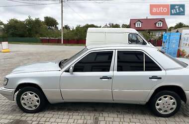 Седан Mercedes-Benz E-Class 1989 в 