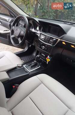 Седан Mercedes-Benz E-Class 2010 в 