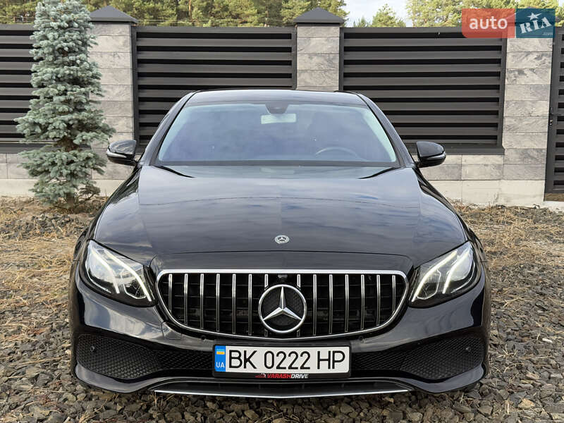 Седан Mercedes-Benz E-Class 2017 в Вараші