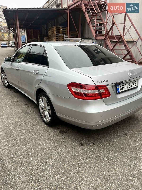 Седан Mercedes-Benz E-Class 2011 в Запорожье