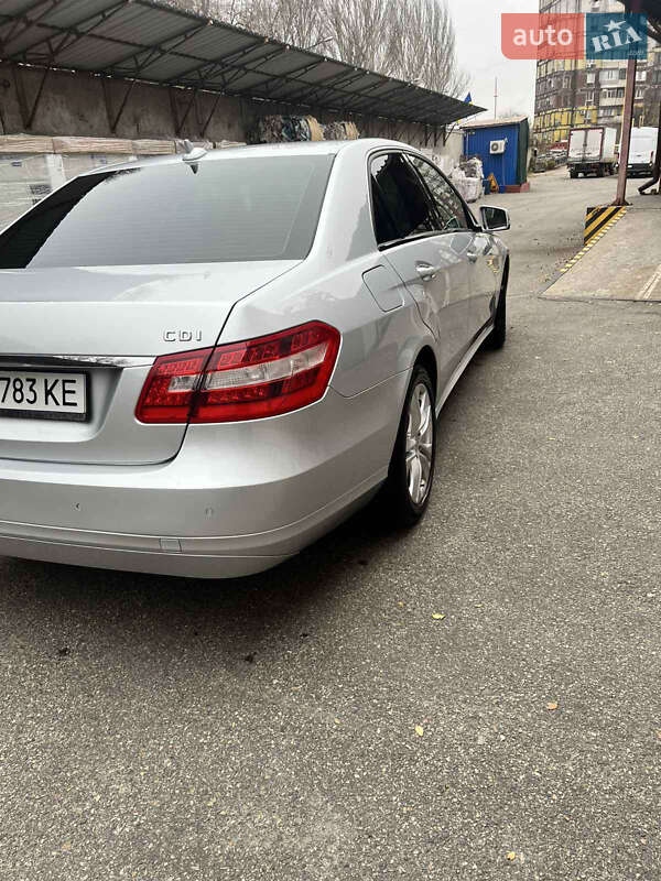 Седан Mercedes-Benz E-Class 2011 в Запорожье