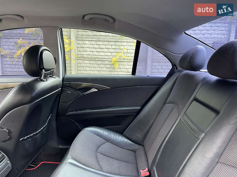 Седан Mercedes-Benz E-Class 2003 в Киеве