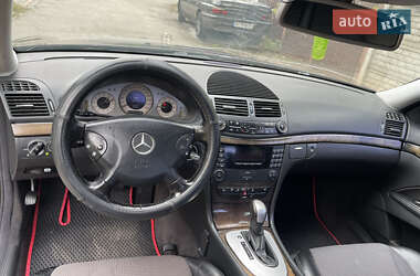 Седан Mercedes-Benz E-Class 2003 в  фото 3 Седан Mercedes-Benz E-Class 2003 в