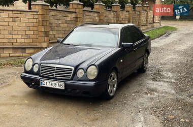 Седан Mercedes-Benz E-Class 1998 в Черновцах