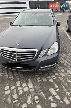 Универсал Mercedes-Benz E-Class 2011 в Дрогобыче