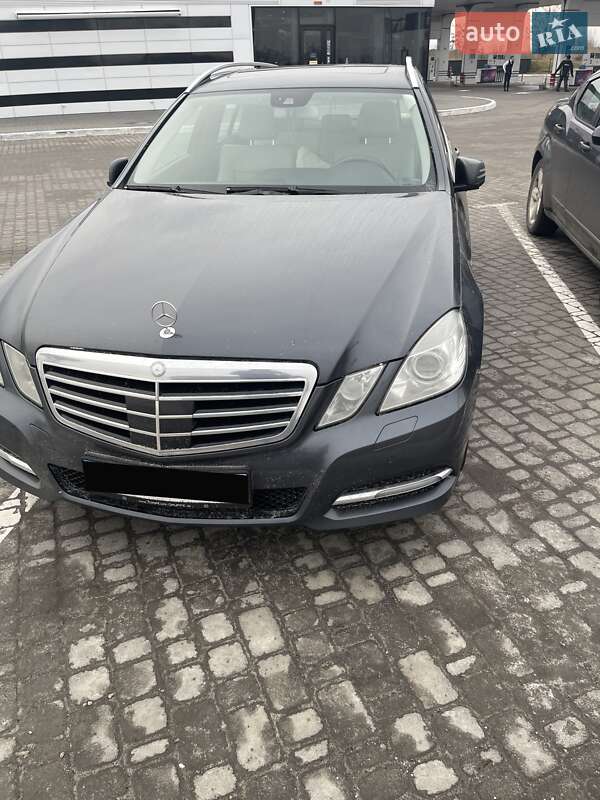 Mercedes-Benz E-Class 2011