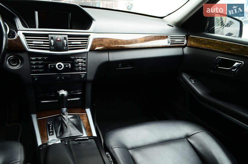 Седан Mercedes-Benz E-Class 2011 в Киеве