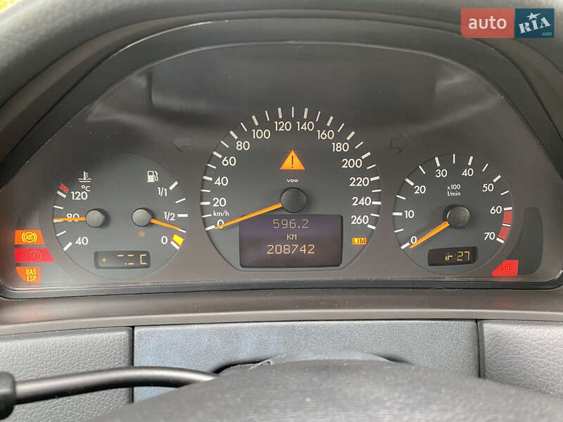 Седан Mercedes-Benz E-Class 2000 в Белгороде-Днестровском