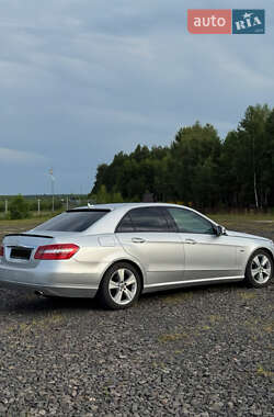 Седан Mercedes-Benz E-Class 2010 в 