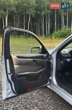 Седан Mercedes-Benz E-Class 2010 в 