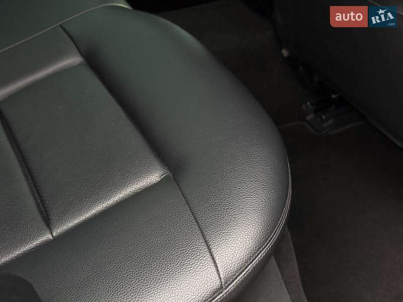 Седан Mercedes-Benz E-Class 2012 в Рівному