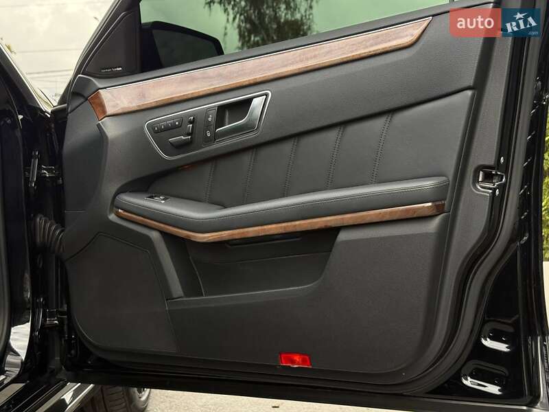 Седан Mercedes-Benz E-Class 2012 в Рівному