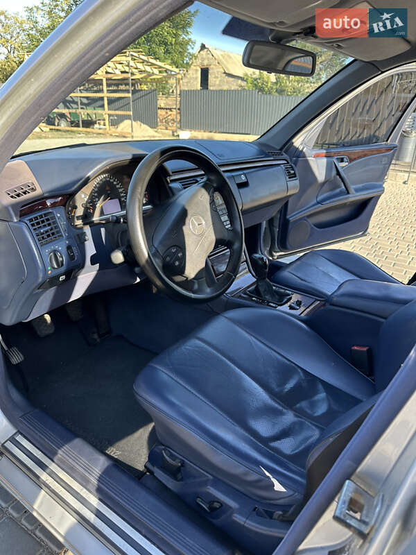 Седан Mercedes-Benz E-Class 2000 в Умани фото 9 Седан Mercedes-Benz E-Class 2000 в Умани