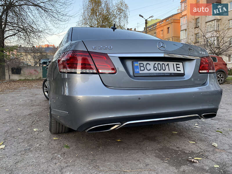 Седан Mercedes-Benz E-Class 2013 в Львове