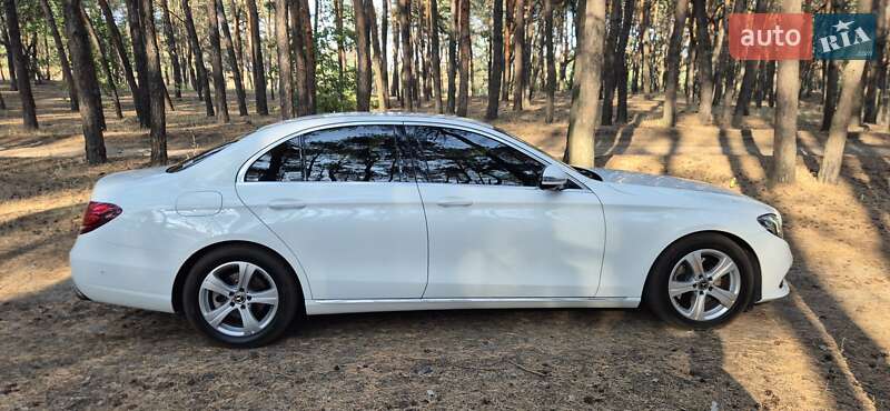 Седан Mercedes-Benz E-Class 2017 в Дніпрі