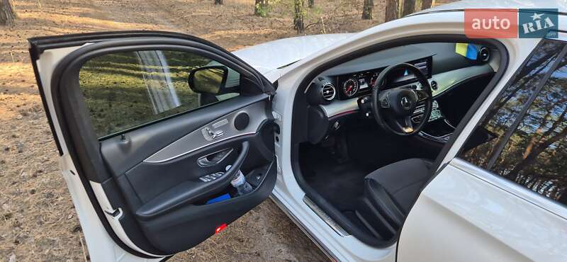 Седан Mercedes-Benz E-Class 2017 в Дніпрі