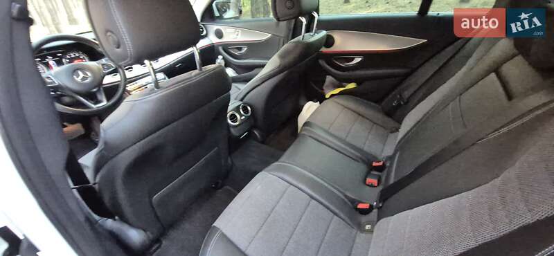 Седан Mercedes-Benz E-Class 2017 в Дніпрі
