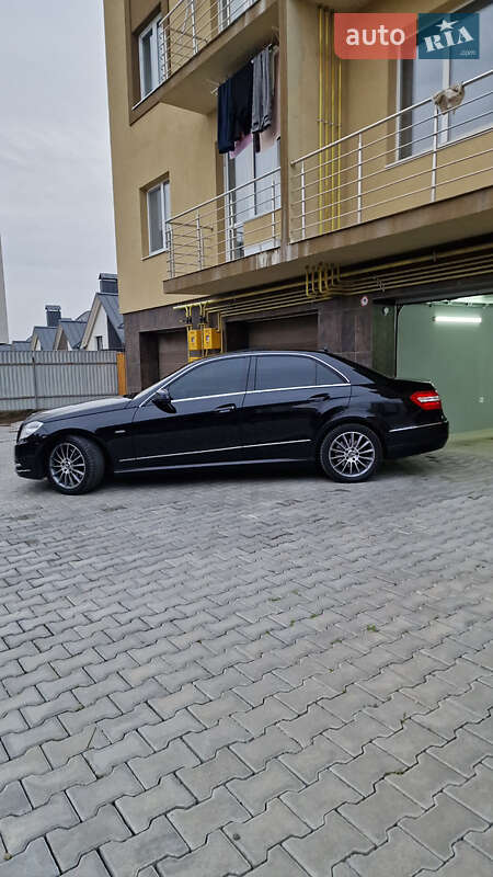 Седан Mercedes-Benz E-Class 2011 в Чернівцях фото 5 Седан Mercedes-Benz E-Class 2011 в Чернівцях