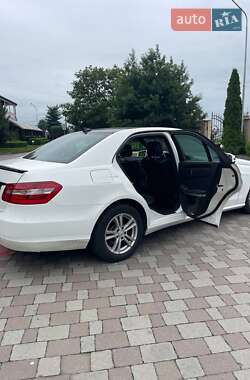 Седан Mercedes-Benz E-Class 2011 в 