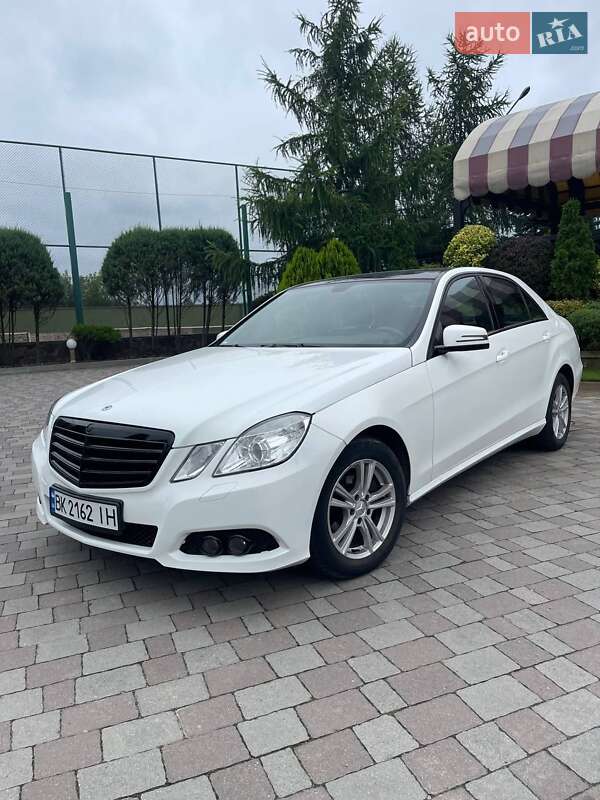 Mercedes-Benz E-Class 2011