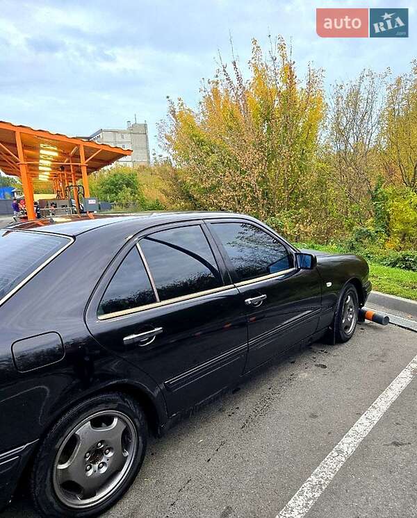 Седан Mercedes-Benz E-Class 1996 в Харкові