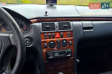 Седан Mercedes-Benz E-Class 1996 в 