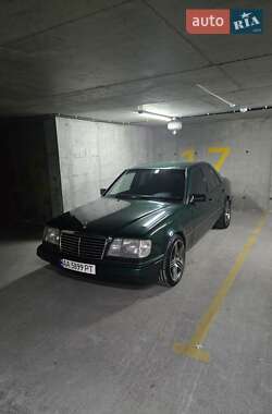 Седан Mercedes-Benz E-Class 1995 в 