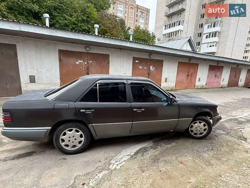 Седан Mercedes-Benz E-Class 1994 в Тернополе