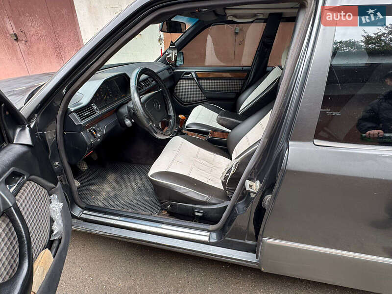 Седан Mercedes-Benz E-Class 1994 в Тернополе