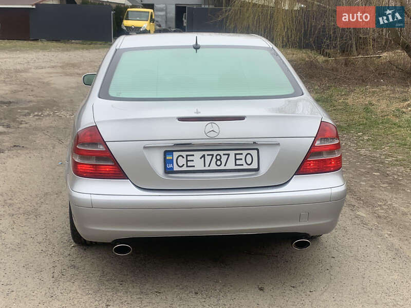 Седан Mercedes-Benz E-Class 2003 в Вижнице