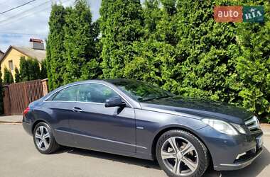 Купе Mercedes-Benz E-Class 2010 в 