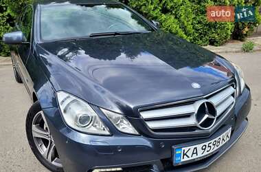 Купе Mercedes-Benz E-Class 2010 в 