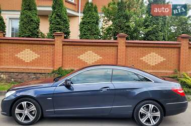 Купе Mercedes-Benz E-Class 2010 в 
