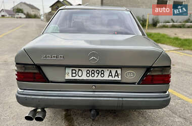 Седан Mercedes-Benz E-Class 1992 в 